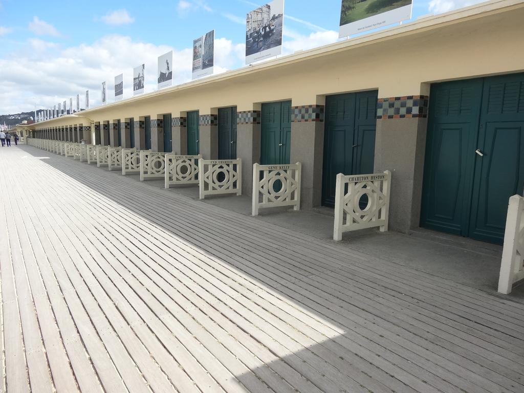 L'Ideal 112 - 85M2, 2 Chambres, Parking & Cabine De Plage Deauville Exterior foto